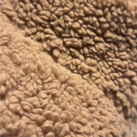 Abercrombie & Fitch Sherpa
Bucket Hat - Picture 6 of 6